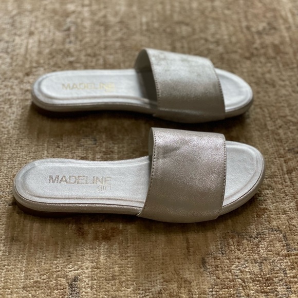 Cute Silver Metallic Slides.  Size 6. - Picture 6 of 7